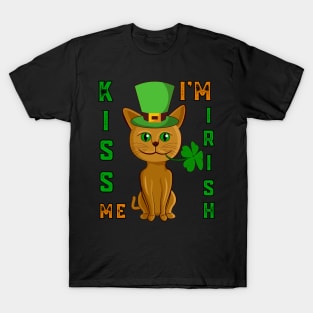 Kiss Me I'm Irish Cat St Patricks Day Shamrock  Shenanigans Cat Lover Gift T-Shirt